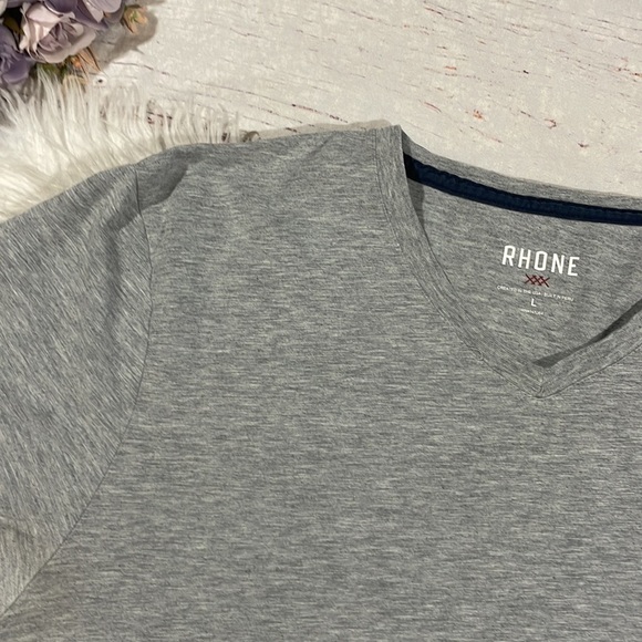 Rhone Men's Element Charcoal Gray V-neck Short Sleeve Top - Picture 9 of 10